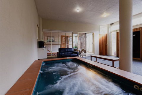 Eugenie's Luxury Accommodation - Darwin Holiday 7