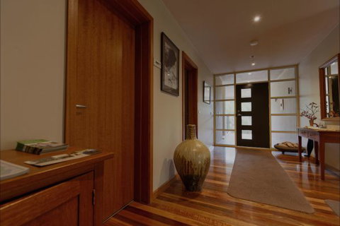 Eugenie's Luxury Accommodation - Darwin Holiday 9