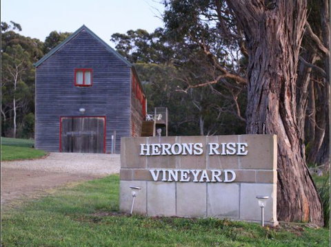 Herons Rise Vineyard Accommodation - Darwin Holiday 6