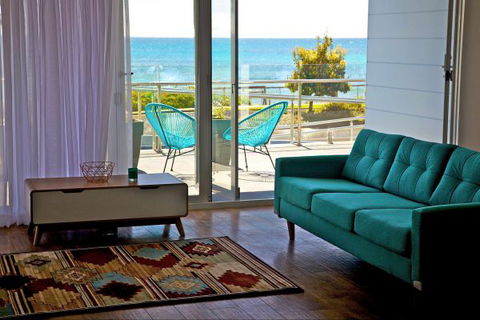 Penguin Beachfront Apartments - Darwin Holiday 2