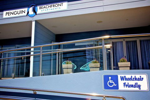Penguin Beachfront Apartments - Darwin Holiday 7