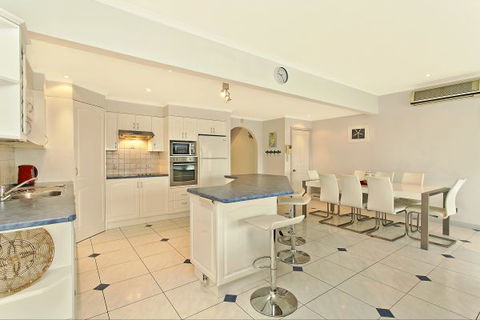 SALT Waterfront Apartment - Darwin Holiday 2