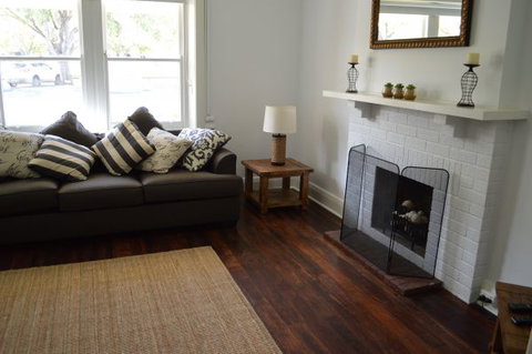 Two Cow Cottage Bed And Breakfast - Darwin Holiday 6