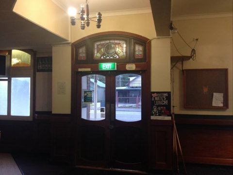 Cecil Hotel Zeehan - Darwin Holiday 3