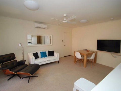 Ovens CBD Apartment 3 - Darwin Holiday 3