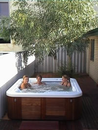 The Shiralee Backpackers - Darwin Holiday 1