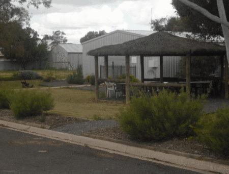 Rainbow Motor Lodge Pot Of Gold - Darwin Holiday 2