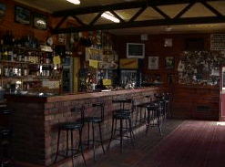 Port Albert Hotel - Darwin Holiday 1