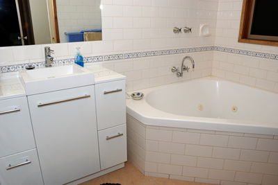 Alpine Country Cottages - Studio 3 - Darwin Holiday 3