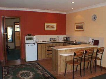 Alice Beside The Sea - Darwin Holiday 0