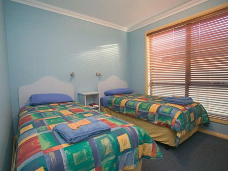 Strahan Bungalows - Darwin Holiday 4