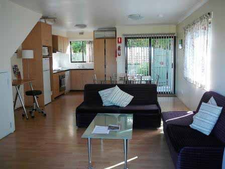 Davey Place Holiday Townhouses - Darwin Holiday 3