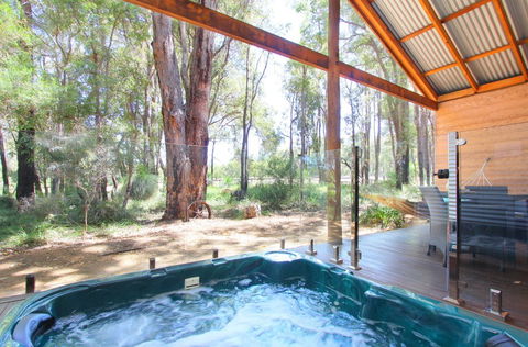 Hiddenvalley Eco Spa Lodges & Day Spa - Darwin Holiday 2