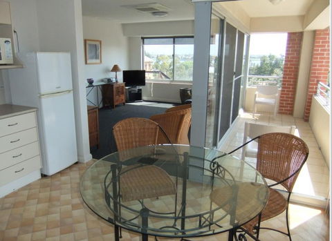 Newcastle Serviced Apartments - Darwin Holiday 2