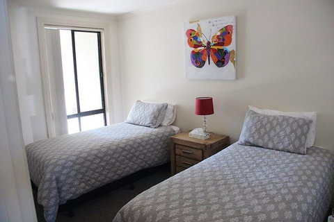 Cliff House Beachfront Villas - Darwin Holiday 3