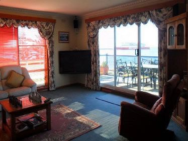 Alice Beside The Sea - Darwin Holiday 5