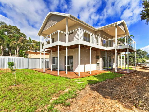 Century 21 Southcoast: White Cedars - Darwin Holiday 0
