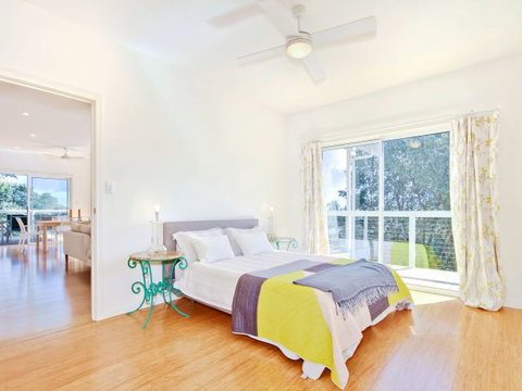 Century 21 Southcoast: White Cedars - Darwin Holiday 2