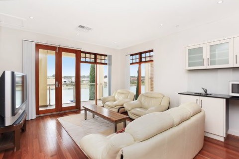 Il Grande Castello - Darwin Holiday 5