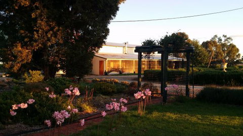 Angas Plains Estate Wines Heritage Suite - Darwin Holiday 3