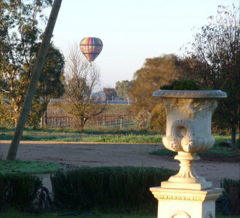 Angas Plains Estate Wines Heritage Suite - Darwin Holiday 5