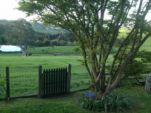 Halcyon Cottage Retreat - Self Contained Accommodation - Darwin Holiday 7