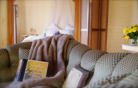 Pear Tree Hollow - Darwin Holiday 2