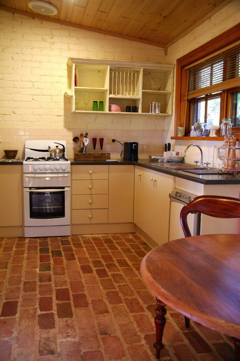 Pear Tree Hollow - Darwin Holiday 9