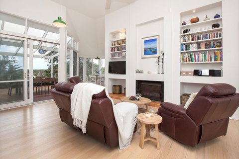 Buoys On Queens - Darwin Holiday 2