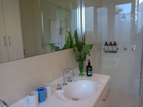 Buoys On Queens - Darwin Holiday 5