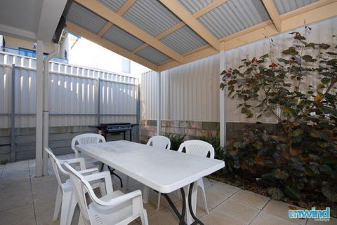 Unwind At 8 The Block Apartments Victor Harbor - Darwin Holiday 3