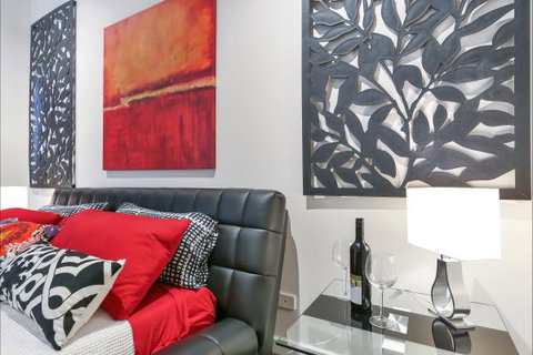 Barossa White House: The West Wing - Darwin Holiday 2