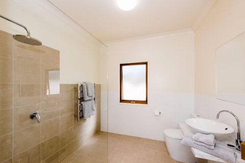 Cottage On The Murray - Darwin Holiday 5