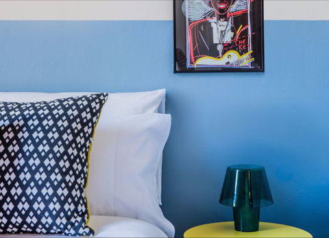 Darlo Bar At The Royal Sovereign Hotel - Darwin Holiday 5