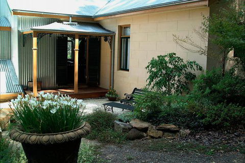 Tizzana Winery Bed And Breakfast - Darwin Holiday 3