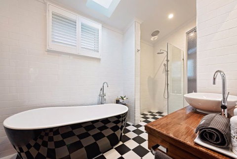 102 On Strath - Darwin Holiday 4