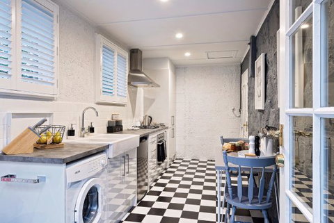 102 On Strath - Darwin Holiday 6