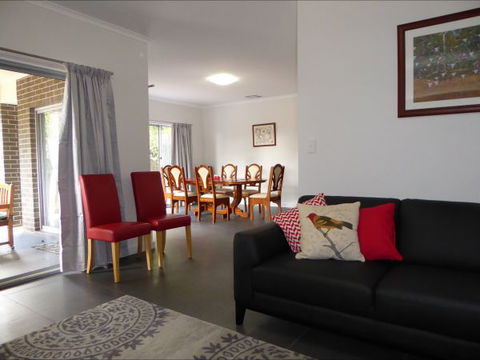 Adelaide Holiday House - Darwin Holiday 0