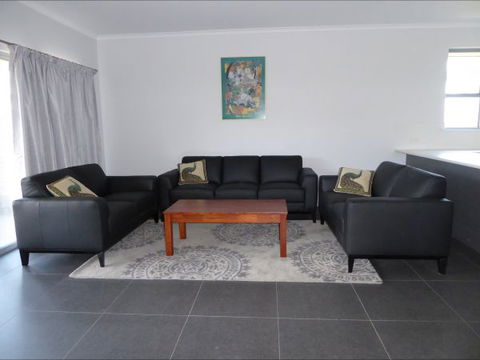 Adelaide Holiday House - Darwin Holiday 5
