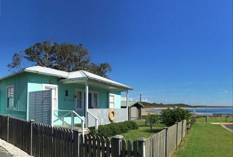 Aurora Beachfront Cottage - Darwin Holiday 0