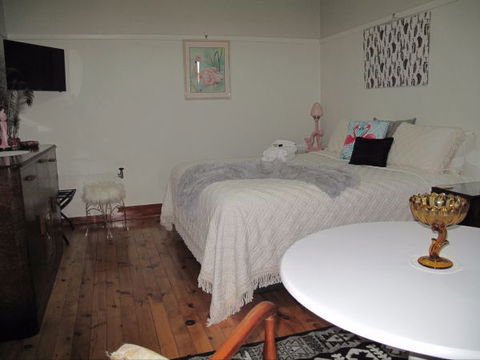 B&B Wodonga - Art Deco Accommodation - Darwin Holiday 2