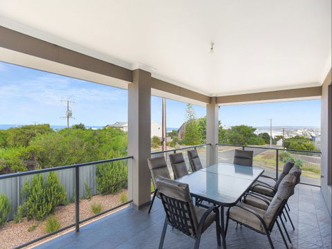 BEAUMONT HOUSE - Darwin Holiday 2