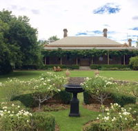 Clifton House and Gardens Farm Stay Accommodation - Darwin Holiday