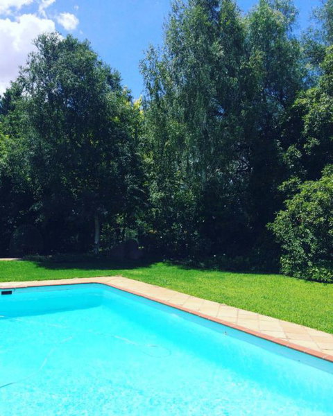 Clifton House And Gardens: Farm Stay Accommodation - Darwin Holiday 2