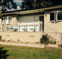 Cosy Seaside Cottage - Darwin Holiday