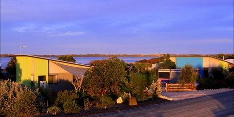 Coorong Cabins - Darwin Holiday 1