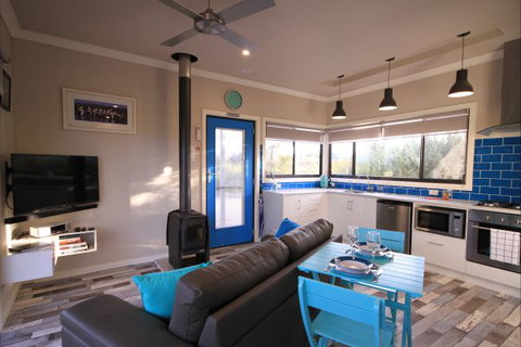 Coorong Cabins - Darwin Holiday 4