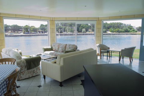 Douglas Riverside - Darwin Holiday 1