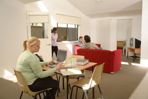FedUni Living - Darwin Holiday 4