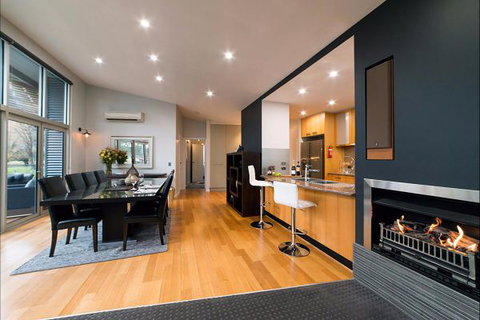 Icon Central Halls Gap - Darwin Holiday 1